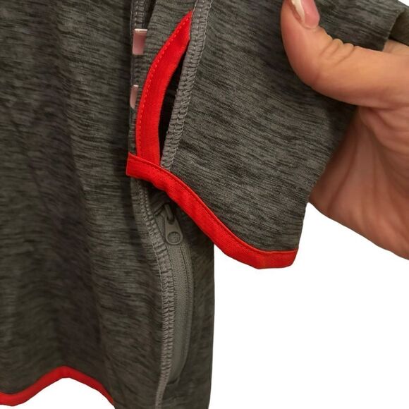 New Balance NWT Grey and Red Women’s Athletic Half Zip Jacket with Thumbholes L - Picture 3 of 9